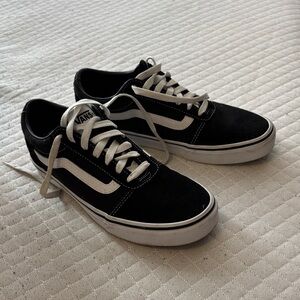Vans Men's Classic Black and White Sneakers
